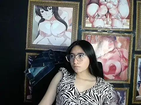 Snapshot of Arielle_lov chatting on February 20, 2025, 3:08 pm Arielle lov online show from February 20, 2025, 3:08 pm