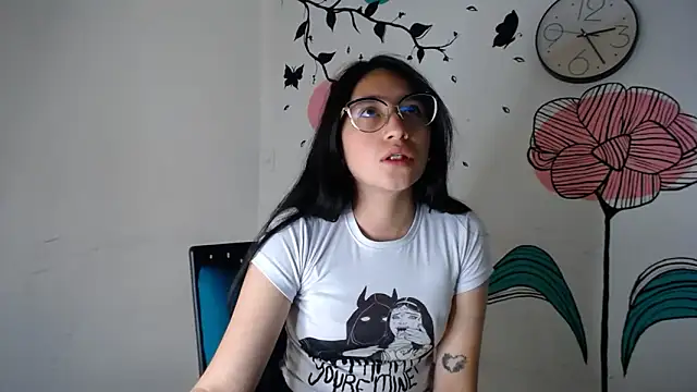 Snapshot of Arielle_lov chatting on March 1, 2025, 2:23 pm Arielle lov online show from March 1, 2025, 2:23 pm