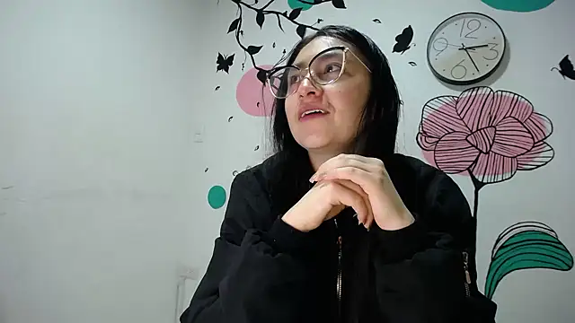 Snapshot of Arielle_lov chatting on February 28, 2025, 11:36 am Arielle lov online show from February 28, 2025, 11:36 am