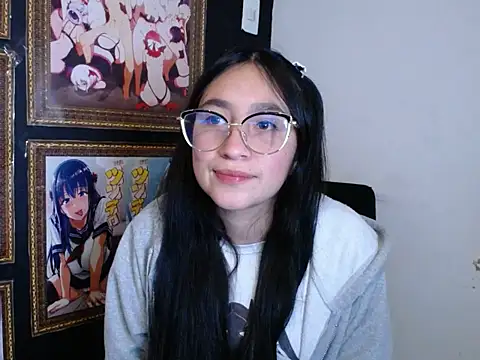 Snapshot of Arielle_lov chatting on February 17, 2025, 3:47 am Arielle lov online show from February 17, 2025, 3:47 am