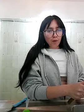 Arielle lov online show from January 6, 2026, 2:15 am