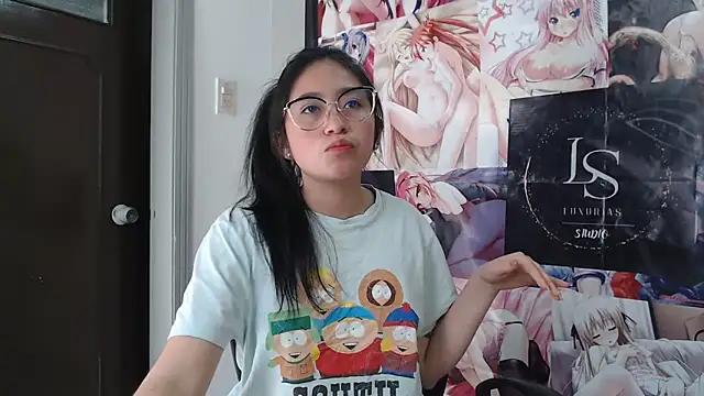 Snapshot of Arielle_lov chatting on March 3, 2025, 5:41 pm Arielle lov online show from March 3, 2025, 5:41 pm