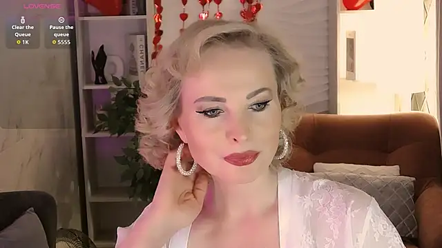 Snapshot of Sandra_Kind chatting on February 5, 2026, 5:47 am Sandra Kind online show from February 5, 2026, 5:47 am