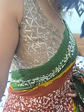 RealcoupleP online show from May 18, 2026, 4:34 pm