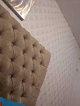 Louna45dv online show from November 18, 2025, 8:06 am