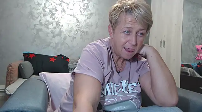 RosesandLillies online show from March 11, 2025, 5:57 pm