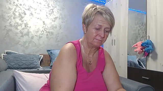 RosesandLillies online show from December 4, 2025, 7:02 pm