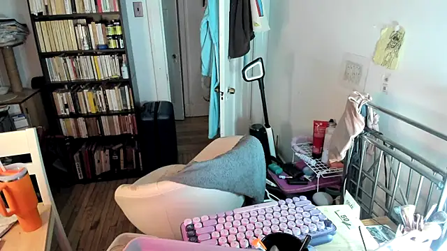 Rosiee69  online show from November 30, 2025, 3:35 pm