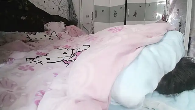 hebe-02 online show from November 28, 2025, 1:28 am