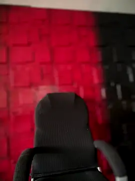 Emily-teen online show from October 11, 2025, 1:23 pm