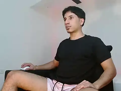 AngelHil online show from October 27, 2025, 4:24 am