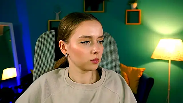 JenniferGraces online show from March 17, 2025, 12:25 pm