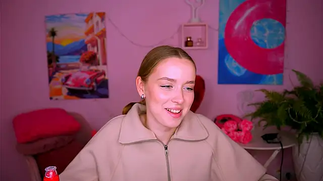 JenniferGraces online show from February 24, 2025, 2:26 pm