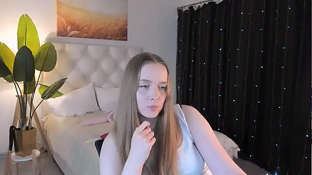 JenniferGraces online show from June 11, 2026, 12:32 am