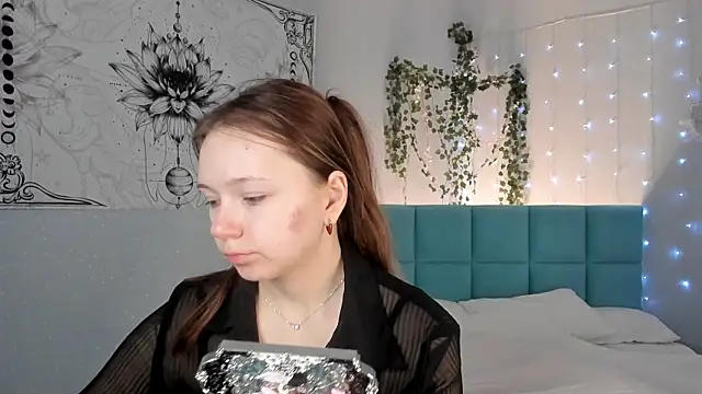 boozekirs  online show from March 19, 2026, 3:06 am