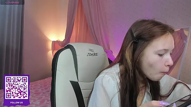 Snapshot of boozekirs_ chatting on September 14, 2025, 2:56 am boozekirs online show from September 14, 2025, 2:56 am