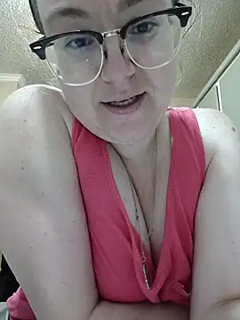 HTXBELLE online show from November 7, 2025, 1:21 am