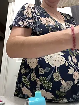 Snapshot of HTXBELLE chatting on February 21, 2026, 9:50 pm HTXBELLE online show from February 21, 2026, 9:50 pm