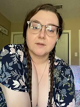 HTXBELLE online show from March 19, 2025, 8:32 pm