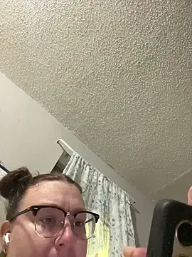 Snapshot of HTXBELLE chatting on March 3, 2026, 2:40 am HTXBELLE online show from March 3, 2026, 2:40 am