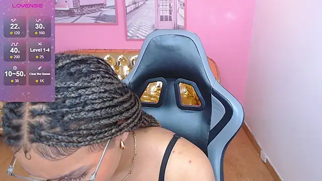 Snapshot of catalina25_t chatting on February 5, 2026, 8:04 pm catalina25 t online show from February 5, 2026, 8:04 pm