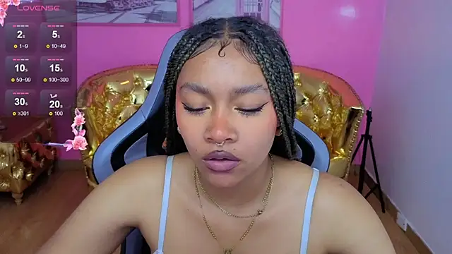 Snapshot of catalina25_t chatting on February 18, 2026, 8:05 pm catalina25 t online show from February 18, 2026, 8:05 pm