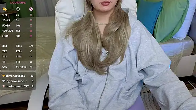 Snapshot of baby_debbie chatting on February 21, 2025, 12:49 am baby debbie online show from February 21, 2025, 12:49 am