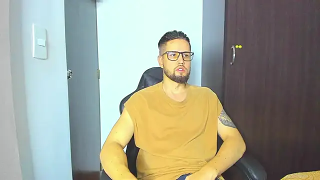 bastianwatson10 online show from November 7, 2025, 2:54 pm