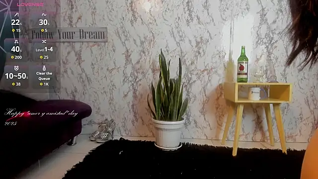 aitana garcia  online show from September 20, 2025, 12:32 pm