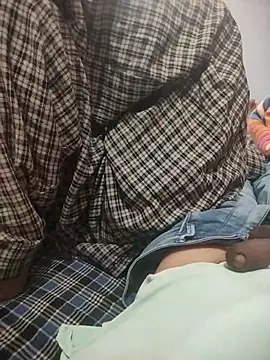 indian couple4 online show from November 25, 2025, 8:14 am