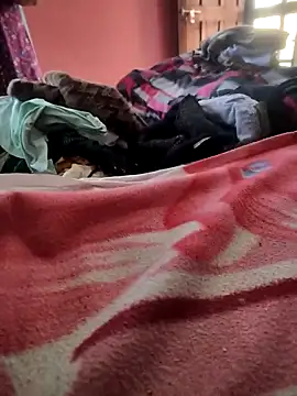 Snapshot of indian_couple4 chatting on February 14, 2026, 8:14 am indian couple4 online show from February 14, 2026, 8:14 am