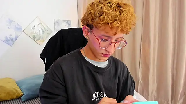 Snapshot of iiangel_ chatting on February 3, 2026, 4:43 am iiangel online show from February 3, 2026, 4:43 am