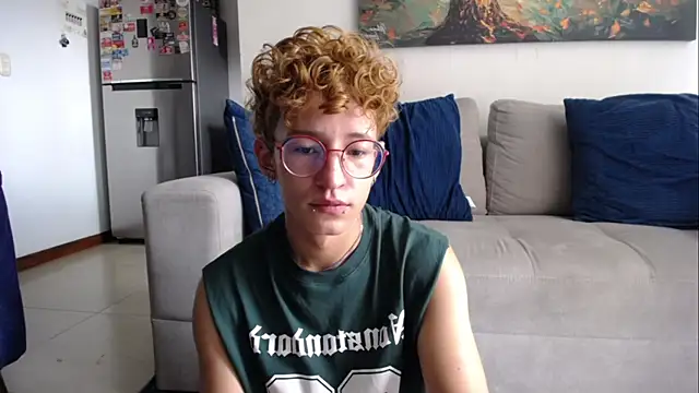 iiangel  online show from January 7, 2026, 6:13 pm