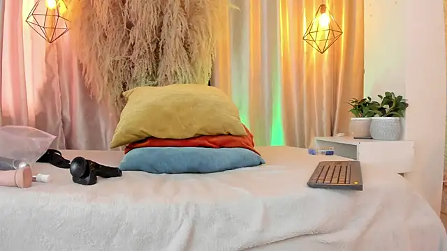 iiangel  online show from September 16, 2025, 3:02 pm