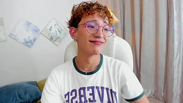 Snapshot of iiangel_ chatting on February 4, 2026, 3:34 am iiangel online show from February 4, 2026, 3:34 am