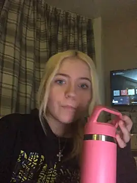 Snapshot of Blondie_Sofia_Essexbabe chatting on March 17, 2025, 11:57 pm Blondie Sofia Essexbabe online show from March 17, 2025, 11:57 pm