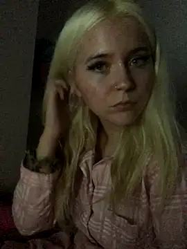 Snapshot of Blondie_Sofia_Essexbabe chatting on September 29, 2025, 11:21 pm Blondie Sofia Essexbabe online show from September 29, 2025, 11:21 pm