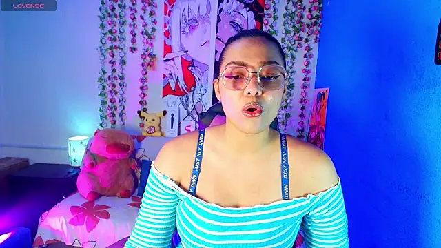 Snapshot of Vicky_Miller_05 chatting on May 15, 2026, 7:12 pm Vicky Miller 05 online show from May 15, 2026, 7:12 pm
