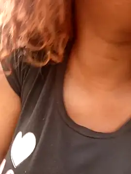 shirlihot online show from November 29, 2025, 2:28 pm