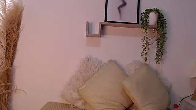 emily-777 online show from November 24, 2025, 5:46 pm