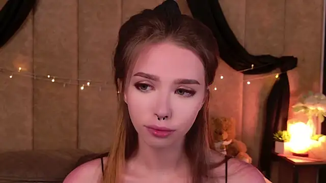 Sierra Fane online show from September 8, 2025, 8:41 pm