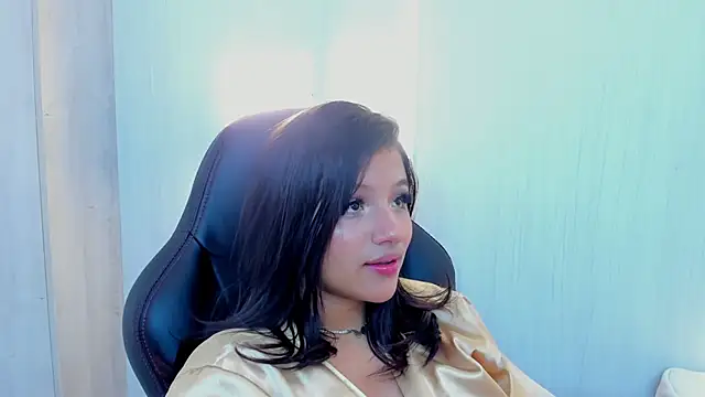 nahomi blade online show from March 8, 2025, 7:16 am