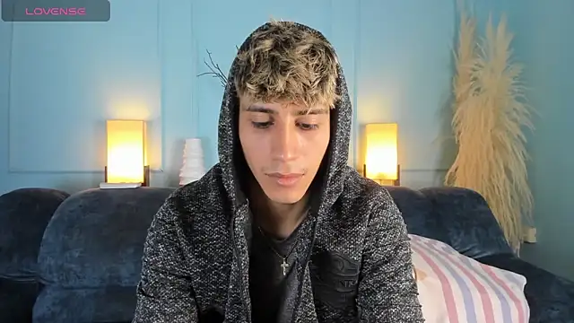 Allex Cano online show from March 4, 2025, 3:44 am