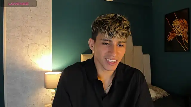 Allex Cano online show from March 3, 2025, 3:16 am