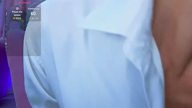 EmmyCortez online show from October 15, 2025, 11:51 am