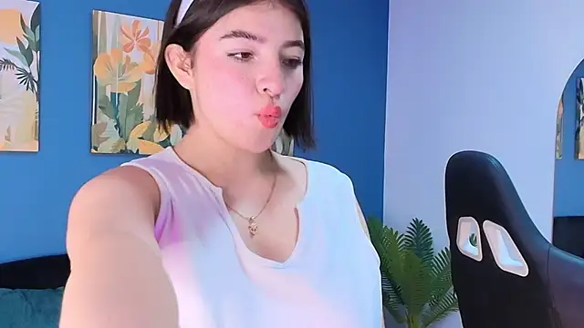 Zamira Taylor online show from October 3, 2025, 3:52 am