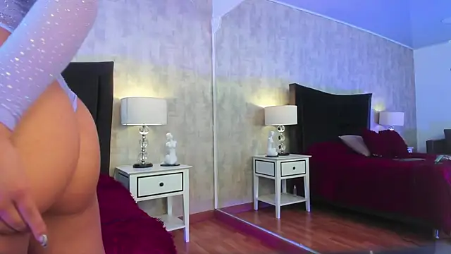 NahomyCarther online show from March 4, 2026, 1:41 pm