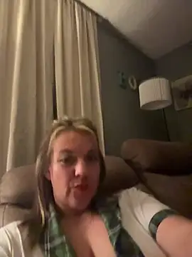 Snapshot of SirensKissss chatting on March 7, 2025, 8:56 am SirensKissss online show from March 7, 2025, 8:56 am