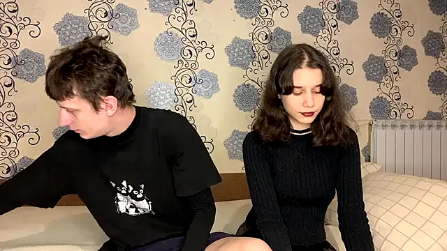 baby lesi online show from November 11, 2025, 4:02 pm