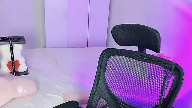 Annnnqi-77 online show from October 13, 2025, 7:43 am